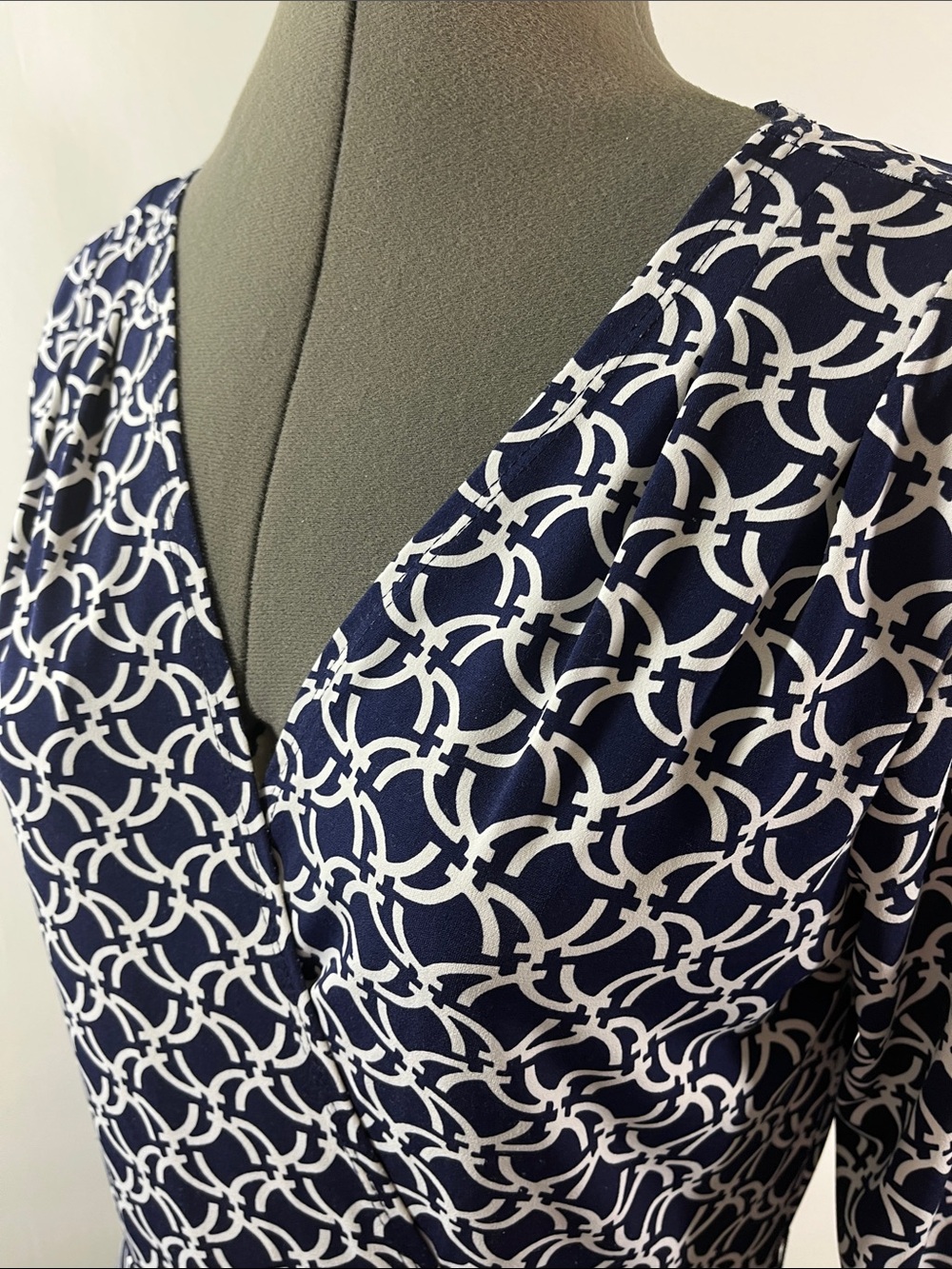 Scarlett Women Dress Navy & White Geometric V-Neck Midi Size 10. - Picture 4 of 9